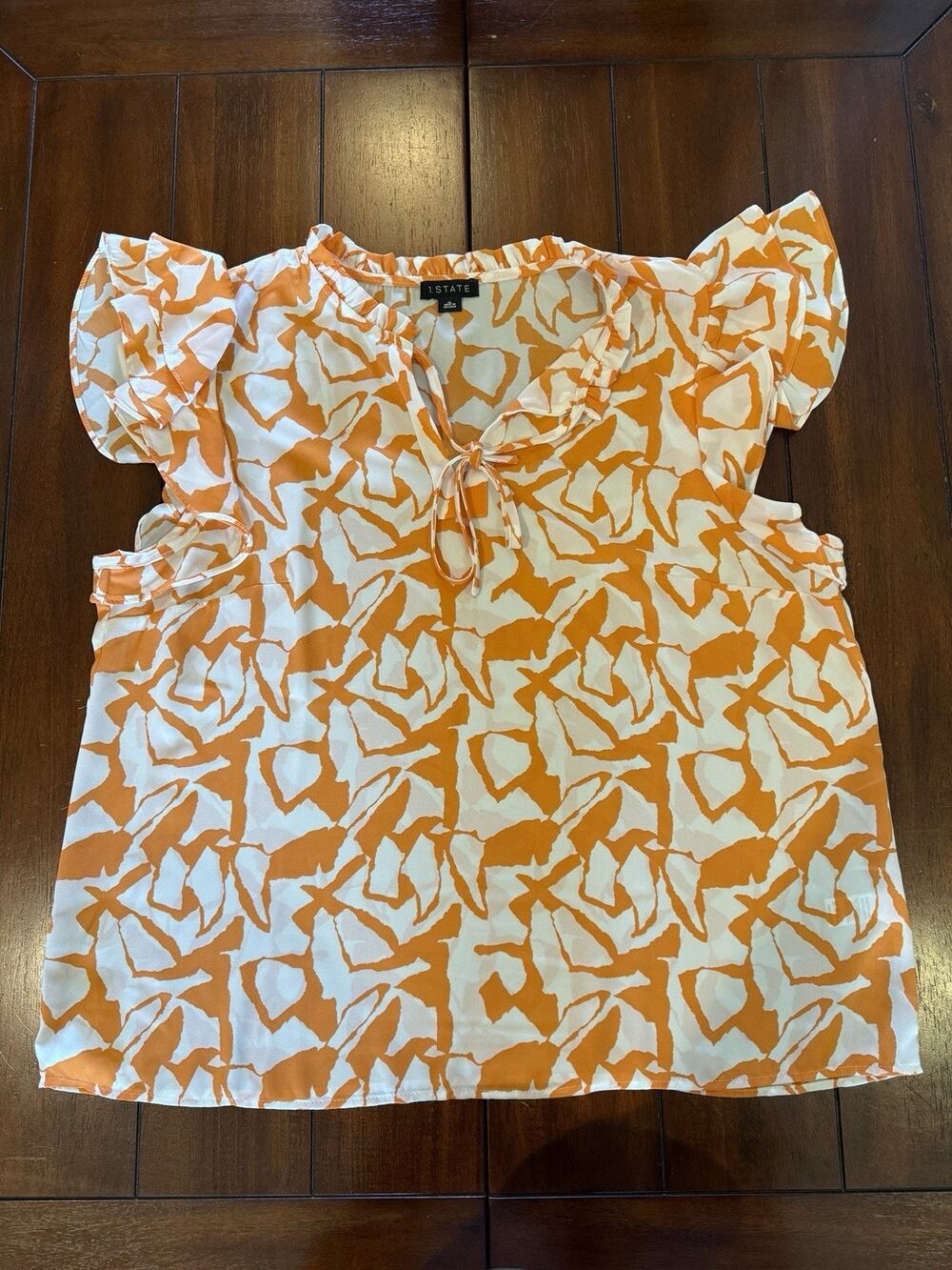 1.STATE Women's M Orange/White Abstract V-Neck Flutter Sleeve Ruffle Tie Blouse